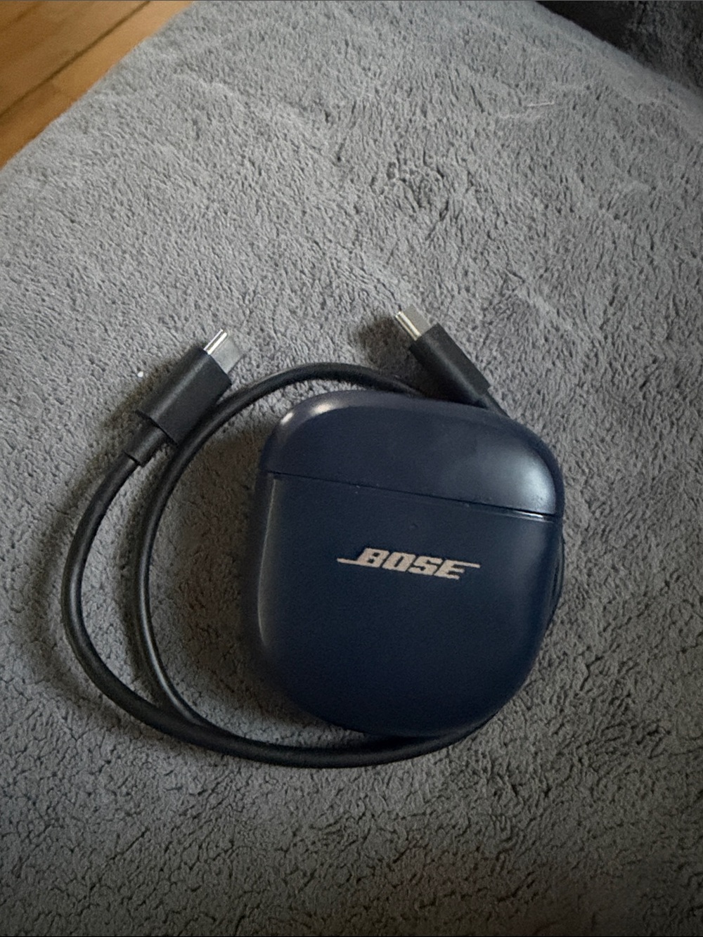 Bose Navy Blue Earbuds Charging Case with USB-C Cable